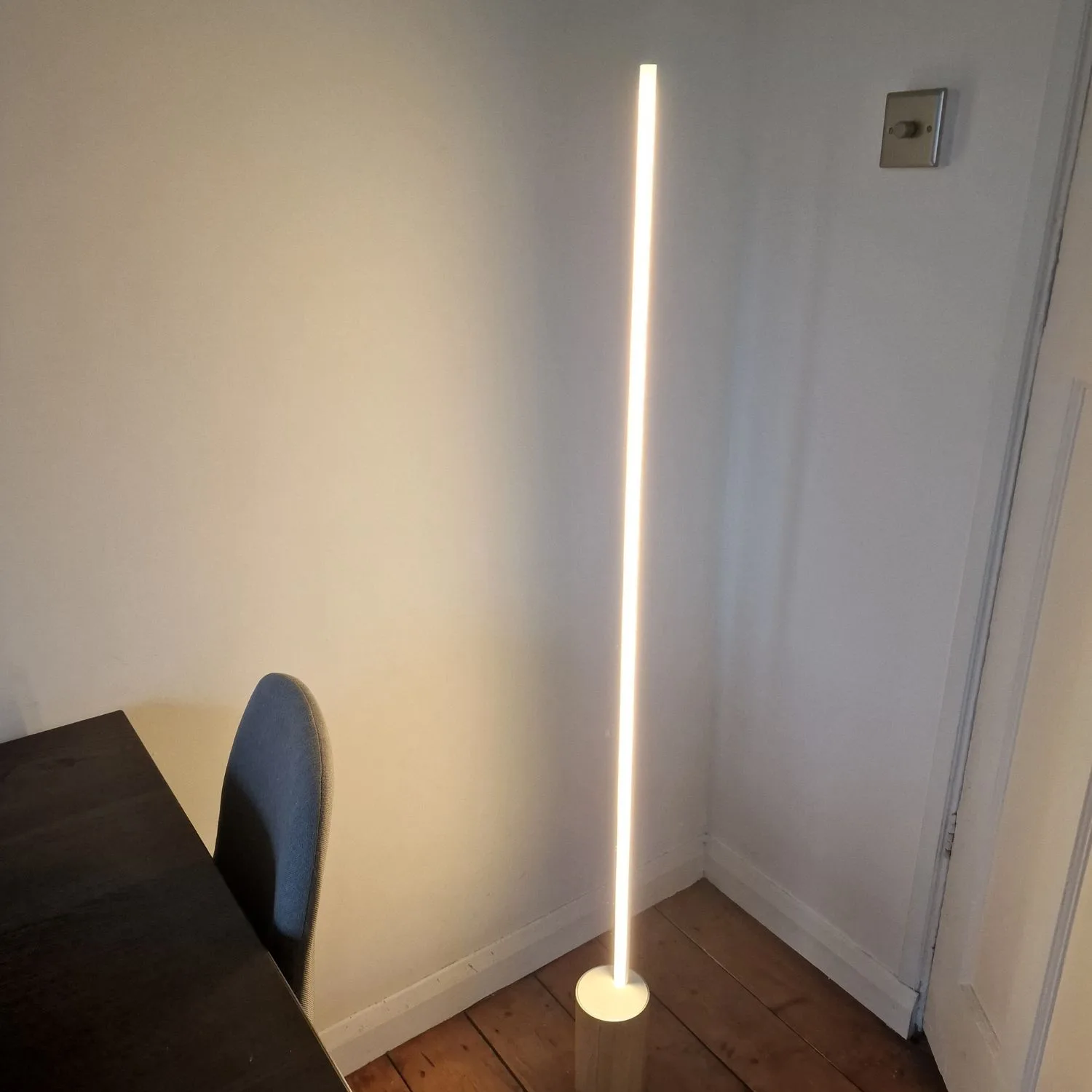 Philips Hue Gradient Signe Floor Lamp image 3